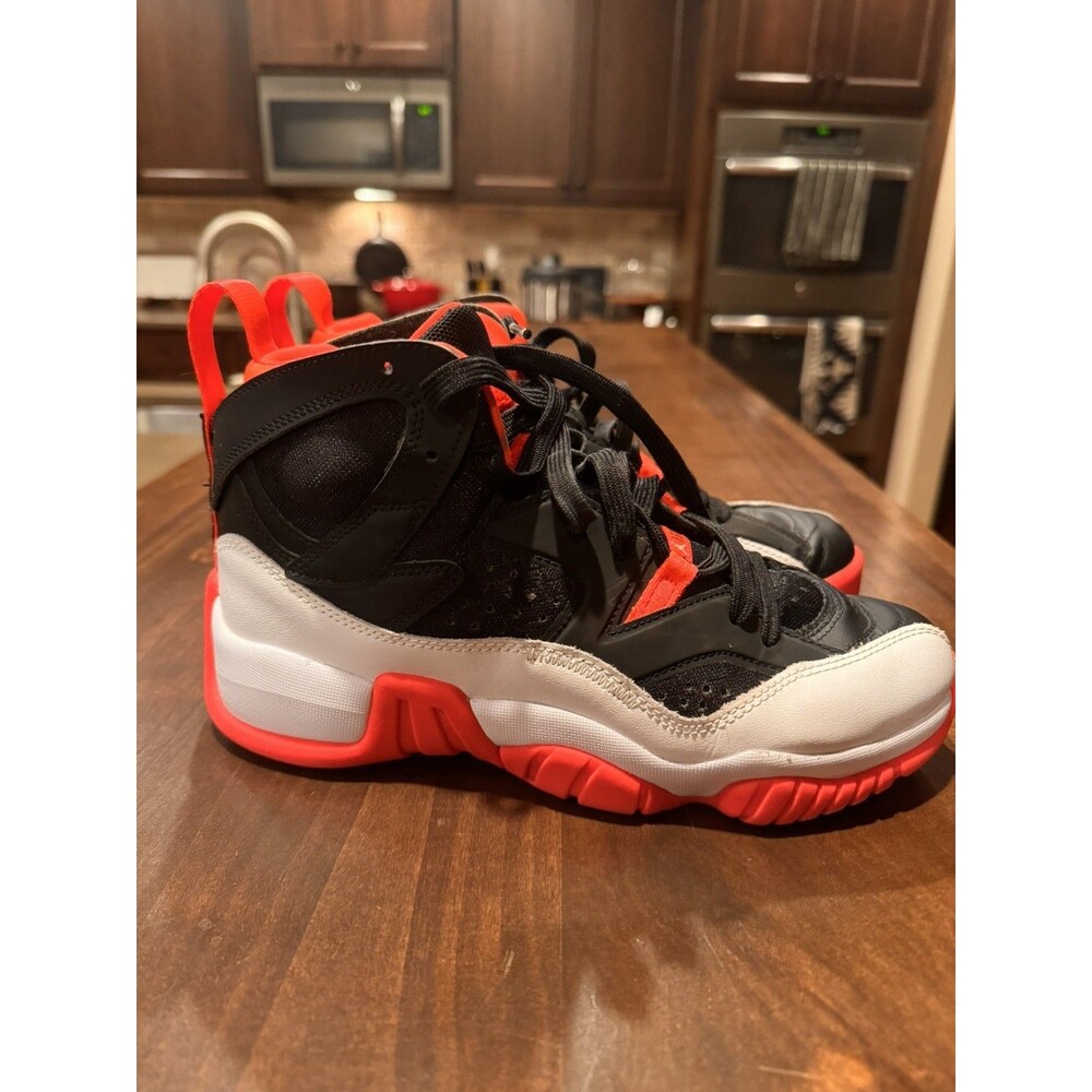 JORDAN JUMPMAN 6.5Y or 8.5 W Never Worn Basketball Red/Black/White